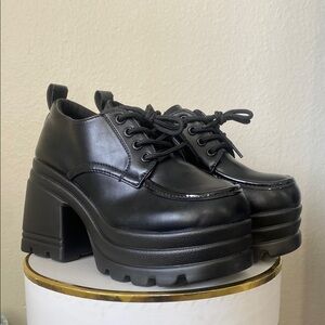 🌼 NEW Dolls Kill Black Chunky Platform Boots size 37
